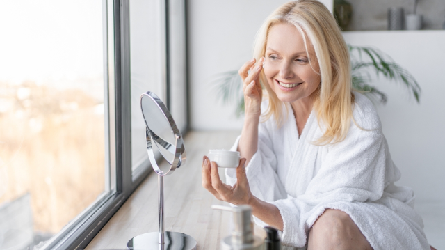 Când ar trebui să începi să folosești crema antirid? 