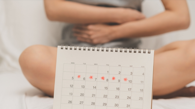 Crampe menstruale severe: când sunt considerate normale și când necesită investigații