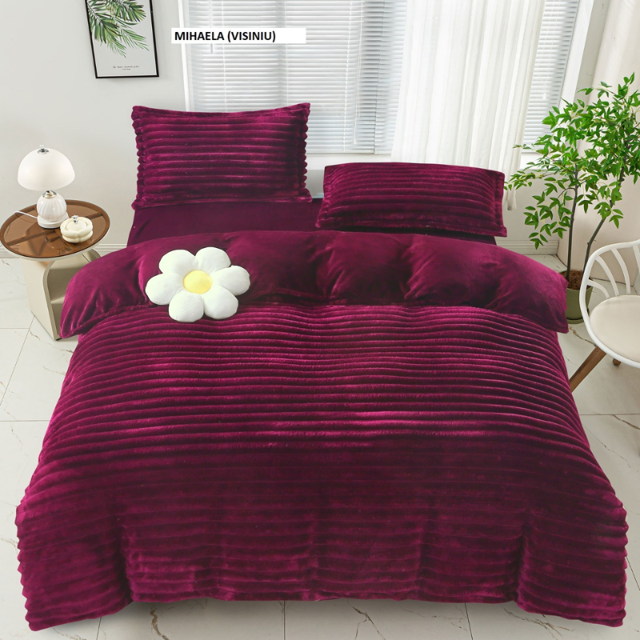 Poza produs Lenjerie de pat pufoasa LINE Mihaela (visiniu) 230x250 cm, Ralex | 1 buc